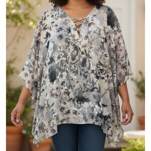 Catherines Neutral Beige Gray‎ Floral Lace Up V Neck Top Poncho Top Size 5X